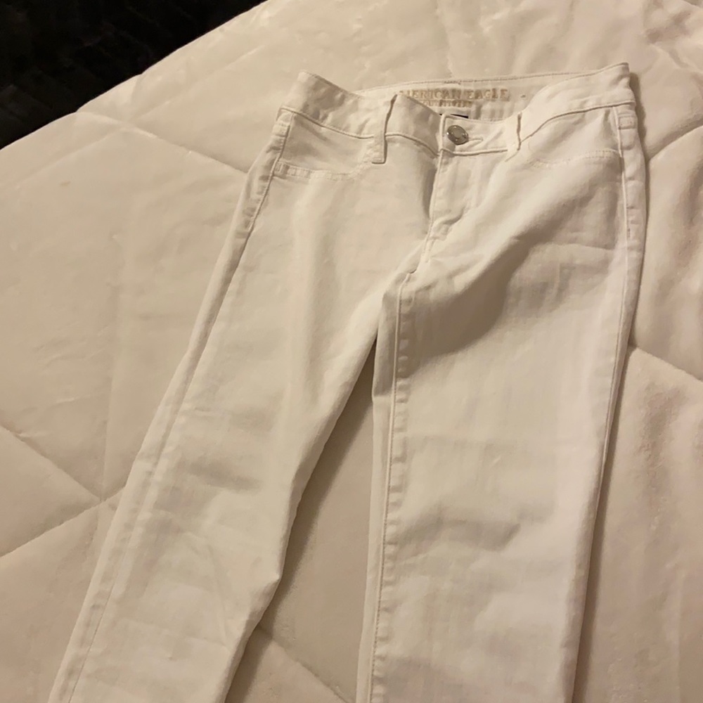 super cute white jeans size 0 super stretchy